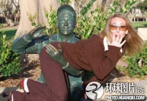 国外那些色男<em>色女</em>们 恶搞雕塑_搜狐游戏频道_