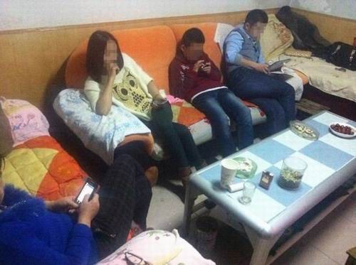 我平时没事的时候喜欢用手机玩网络游戏,听说手机辐射