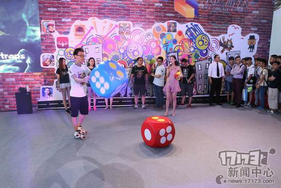 乐逗现场活动展开骰子大战 玩家热情高涨