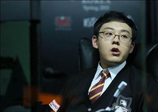 至于 女 主播 的 弟弟 也是 有 故事 的 人 曾经 一度