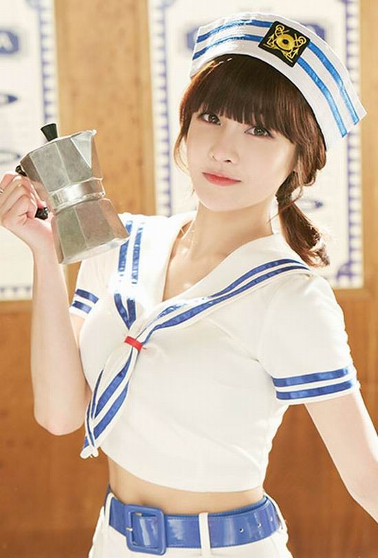 女团tara代言战舰世界张召忠邀你29日来战