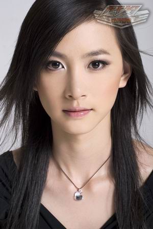 丁贝莉与梅田老师 合拍《战火》广告